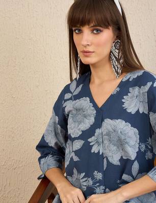 Floral Printed Pleated V Neck Straight Kurta With Trousers 2