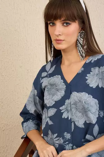 Floral Printed Pleated V Neck Straight Kurta With Trousers