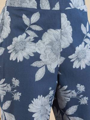 Floral Printed Pleated V Neck Straight Kurta With Trousers 3