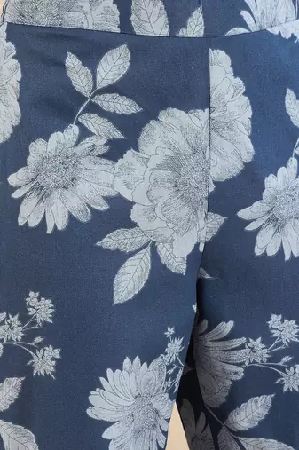 Floral Printed Pleated V Neck Straight Kurta With Trousers