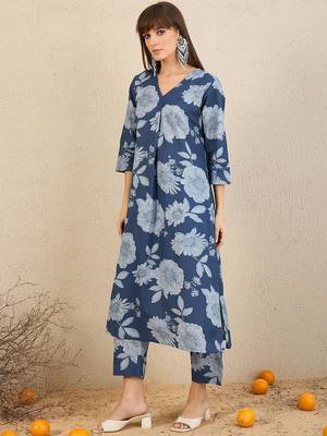 Floral Printed Pleated V Neck Straight Kurta With Trousers 4