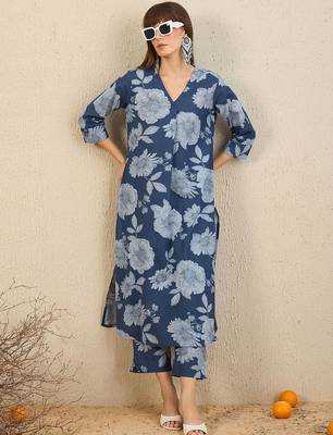 Floral Printed Pleated V Neck Straight Kurta With Trousers 6