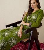 Women Floral Embroidered Kurta with Trousers