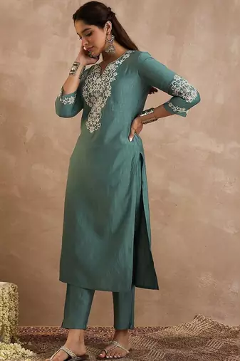 Women Ethnic Motifs Embroidered Regular Thread Work Kurta with Trousers