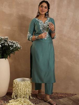 Floral Embroidered Straight Thread Work Kurta With Trouser 2