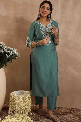 Floral Embroidered Straight Thread Work Kurta With Trouser