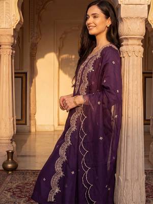 Women Ethnic Motifs Embroidered Regular Thread Work Kurta with Trousers & With Dupatta 3