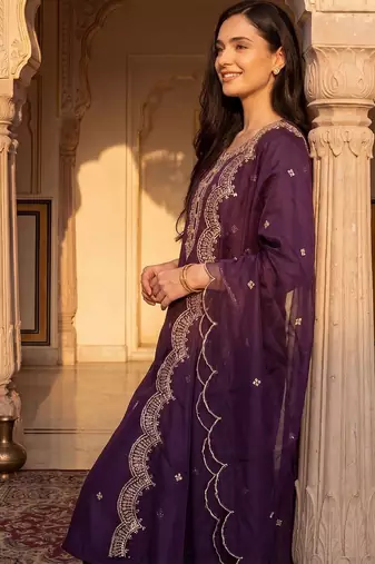 Women Ethnic Motifs Embroidered Regular Thread Work Kurta with Trousers & With Dupatta