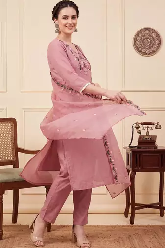 Women Floral Embroidered Regular Thread Work Kurta with Trousers & With Dupatta