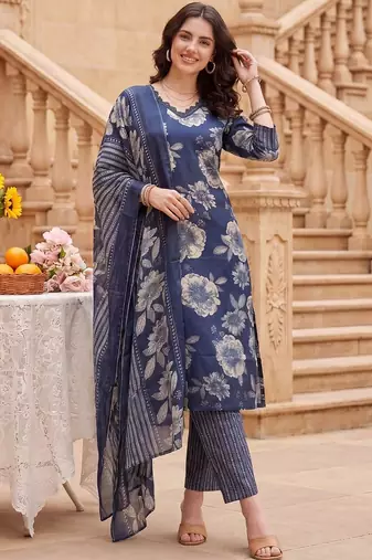 Women Floral Printed Regular Kurta with Trousers & With Dupatta