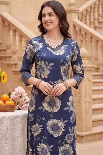 Women Floral Printed Regular Kurta with Trousers & With Dupatta