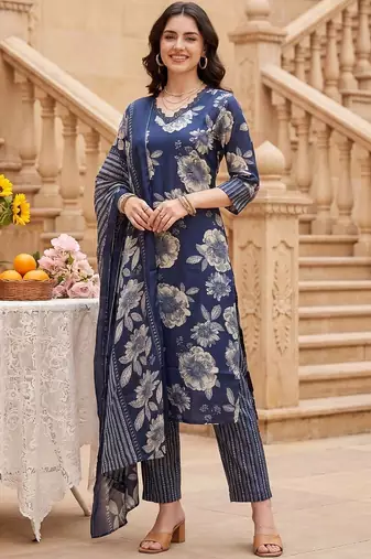Women Floral Printed Regular Kurta with Trousers & With Dupatta