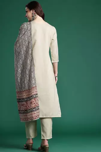 Women Regular Kurta with Trousers & With Dupatta