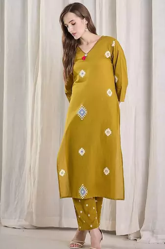 Women Geometric Printed Cotton Kurta with Trousers
