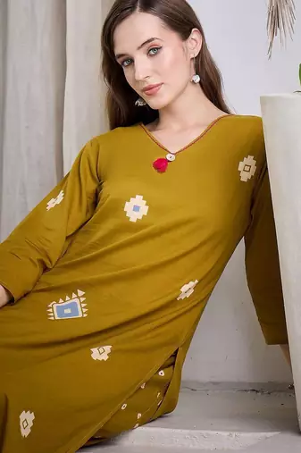 Women Geometric Printed Cotton Kurta with Trousers