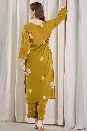 Women Geometric Printed Cotton Kurta with Trousers