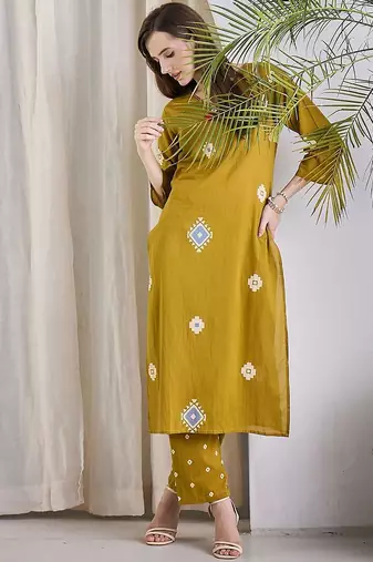 Women Geometric Printed Cotton Kurta with Trousers