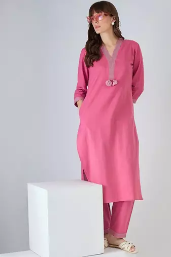 Women Dyed Regular Thread Work Kurta with Trousers