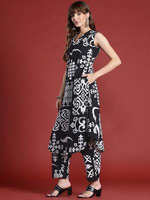 Ethnic Motifs Printed Pleated Pure Cotton Kurta with Trousers 5