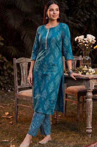 Women Ethnic Motifs Printed Regular Thread Work Linen Kurta with Trousers & With Dupatta