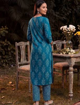 Women Ethnic Motifs Printed Regular Thread Work Linen Kurta with Trousers & With Dupatta 4