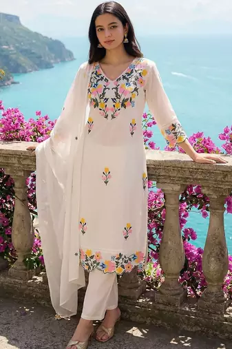 Women Floral Embroidered Regular Thread Work Pure Cotton Kurta with Trousers & With Dupatta