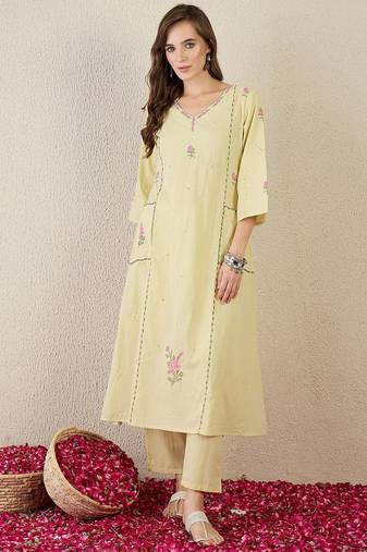 Women Floral Embroidered Cotton A-Line Kurta with Trousers