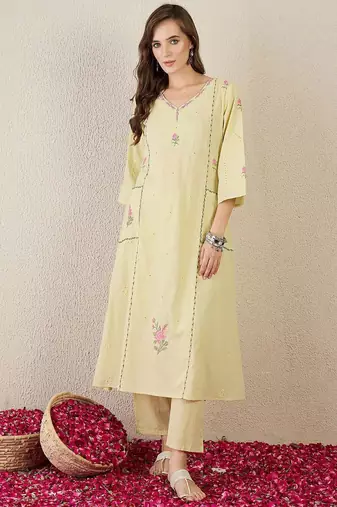Women Floral Embroidered Cotton A-Line Kurta with Trousers
