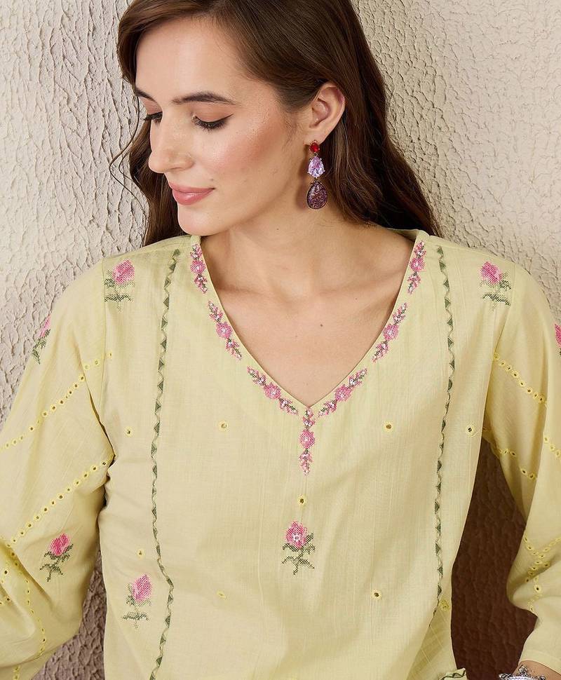 Women Floral Embroidered Cotton A-Line Kurta with Trousers