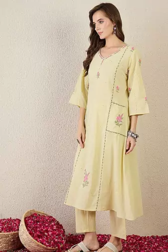 Women Floral Embroidered Cotton A-Line Kurta with Trousers
