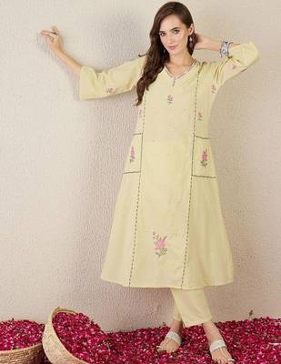 Women Floral Embroidered Cotton A-Line Kurta with Trousers 5