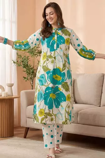 Women Floral Printed Regular Kurta with Trousers