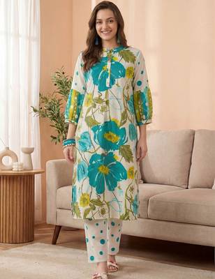 Women Floral Printed Regular Kurta with Trousers 5