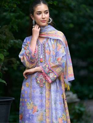Women Floral Printed Regular Thread Work Linen Kurta with Trousers & With Dupatta 3