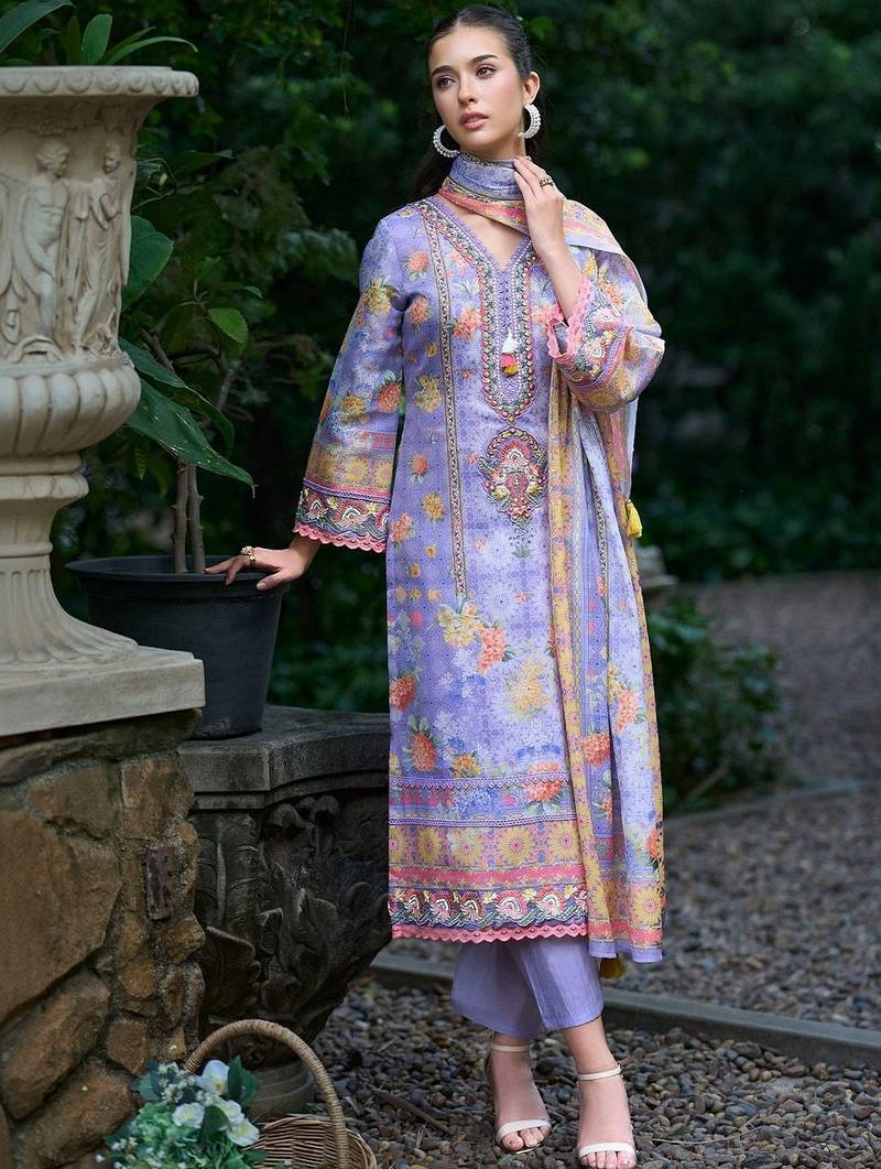 Women Floral Printed Regular Thread Work Linen Kurta with Trousers & With Dupatta