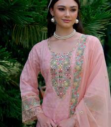 Women Ethnic Motifs Embroidered Regular Thread Work Pure Cotton Kurta with Trousers & With Dupatta