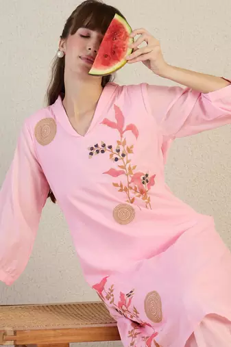 Women Floral Embroidered Cotton Kurta with Trousers