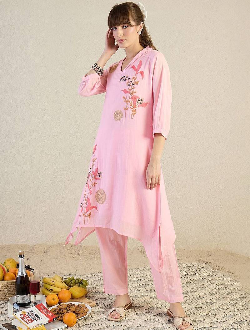 Women Floral Embroidered Cotton Kurta with Trousers