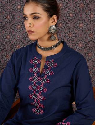 Women Ethnic Motifs Embroidered Regular Thread Work Pure Cotton Kurta with Trousers 2