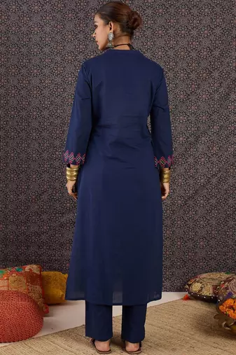 Women Ethnic Motifs Embroidered Regular Thread Work Pure Cotton Kurta with Trousers