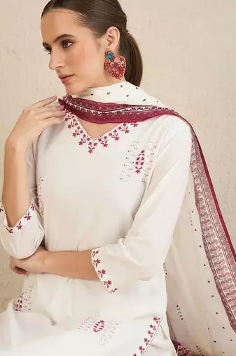 Embroidered V-Neck Thread Work Pure Cotton Straight Kurta With Trousers & Dupatta