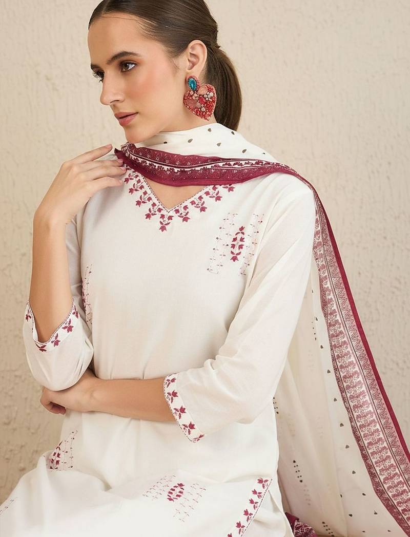 Embroidered V-Neck Thread Work Pure Cotton Straight Kurta With Trousers & Dupatta
