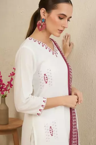 Embroidered V-Neck Thread Work Pure Cotton Straight Kurta With Trousers & Dupatta