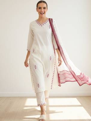 Embroidered V-Neck Thread Work Pure Cotton Straight Kurta With Trousers & Dupatta 5