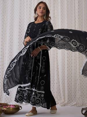 Floral Embroidered Panelled Pure Cotton A-Line Kurta With Trouser & Dupatta 6