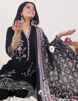 Floral Embroidered V-Neck Thread Work Pure Cotton Kurta & Trousers With Dupatta 1