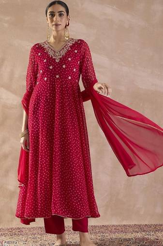 Women Ethnic Motifs Printed Regular Thread Work Kurta with Trousers & With Dupatta