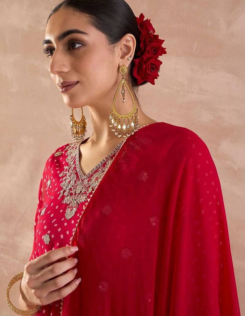 Women Ethnic Motifs Printed Regular Thread Work Kurta with Trousers & With Dupatta