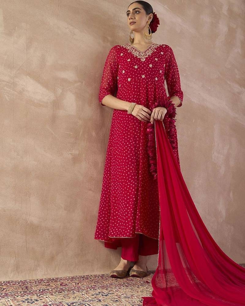Women Ethnic Motifs Printed Regular Thread Work Kurta with Trousers & With Dupatta