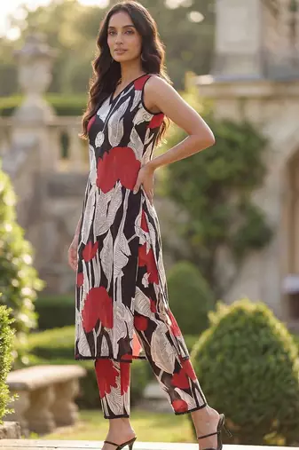 Women Floral Printed Regular Pure Cotton Kurta with Trousers